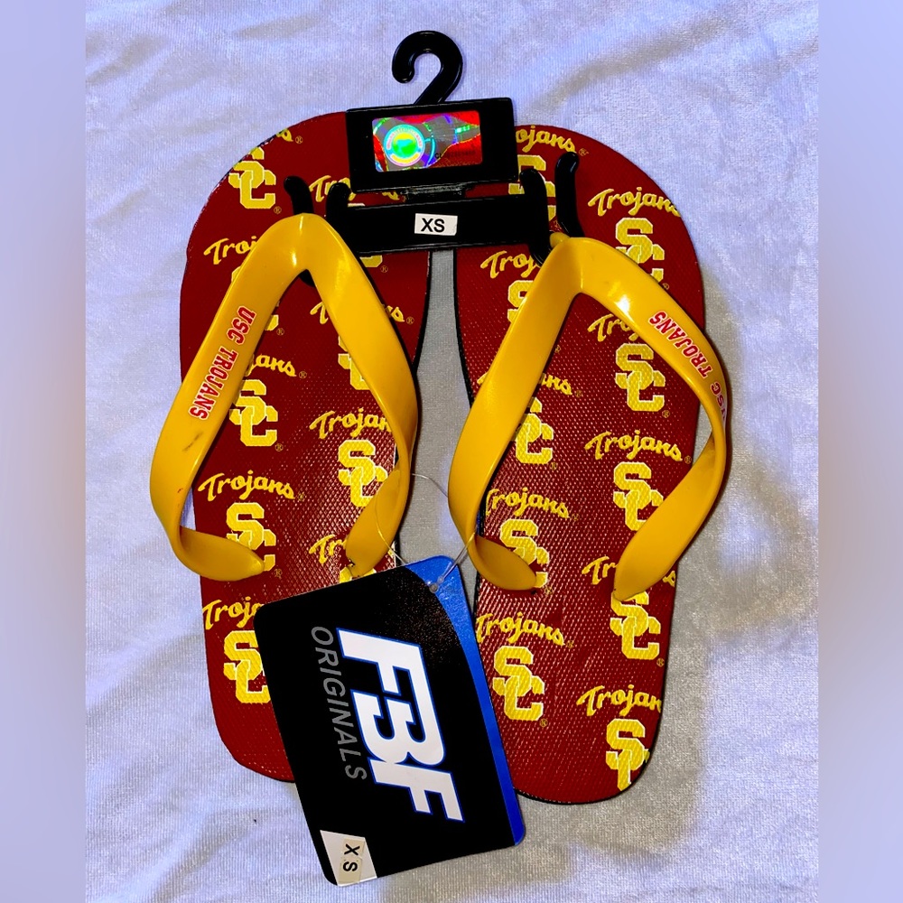 USC LOGO FLIP FLOPS